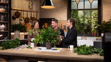 Nate Berkus and Jeremiah Brent Show Drew How to Elevate Her Interior Space with Fresh Greens | In a Minute 